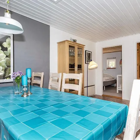 8 Person In Hojslev-by Traum Højslev