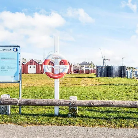 8 Person In Hojslev-by Traum Højslev