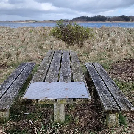 8 Person In Hojslev-by Traum