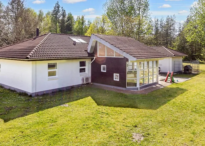 8 Person In Hojslev-by Traum Feriehus Højslev